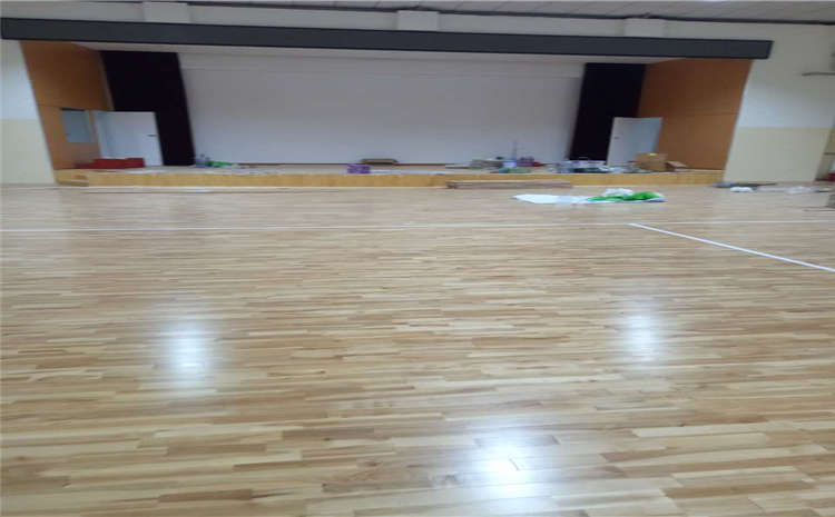 國內(nèi)體育館木地板保養(yǎng)