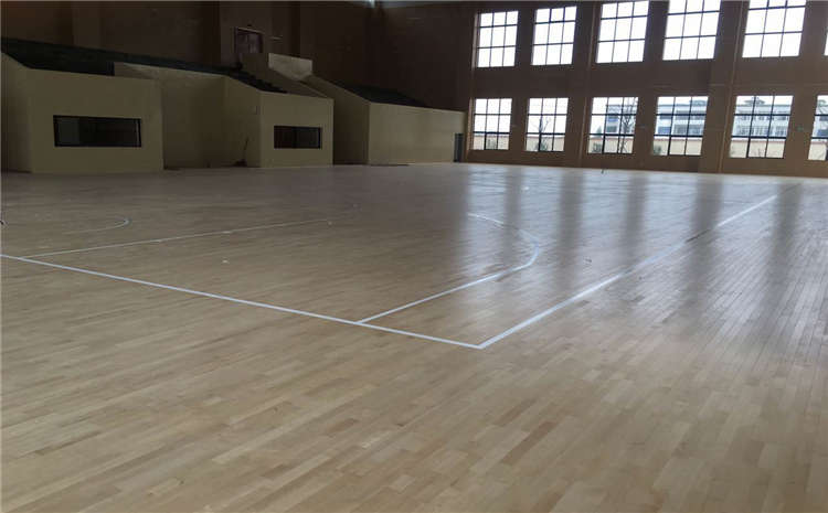 體育木地板價格和體育場館參數(shù)有什么關(guān)系？